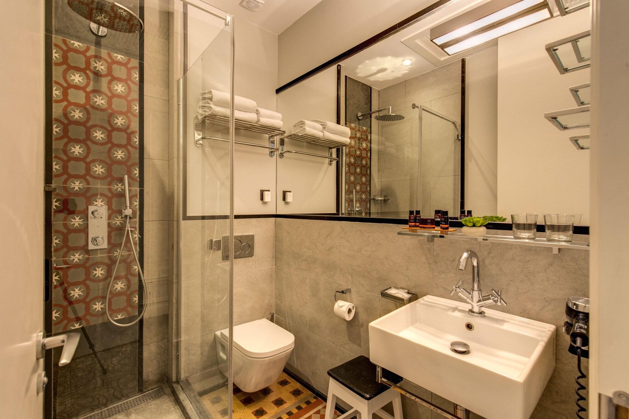 Nocleg ze śniadaniem We Boutique 3*